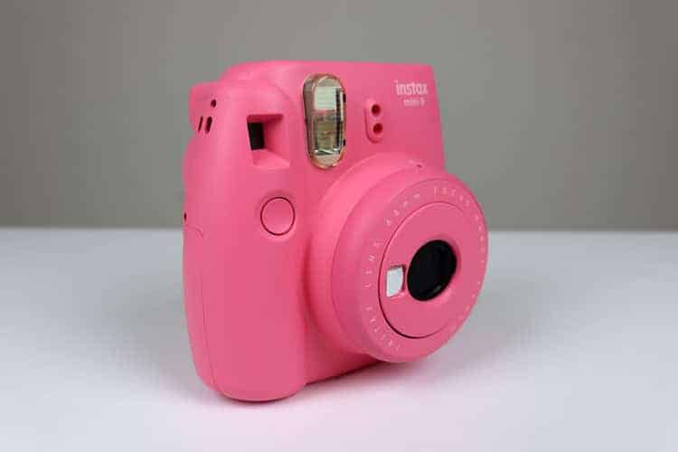 fotoaparát Fujifilm Instax Mini prední strana